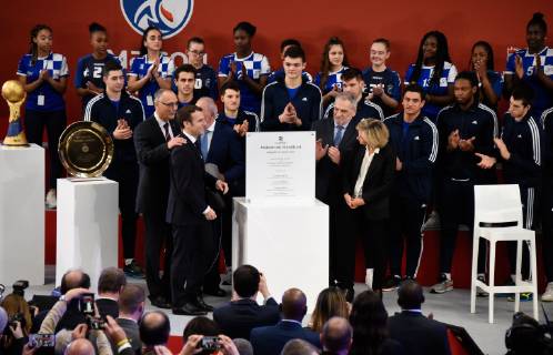 Emmanuel Macron ( president de la Republique ) a l inauguration de la Maison du Handball - Laurent Cathala ( maire de Creteil ) - Joel Delplanque ( president FFHB ) - Valerie Pecresse ( presidente de la region ile de france ) NEWS : Emmanuel Macron a l inauguration de la Maison du Handball - Creteil - 09 01 2019 FedericoPestellini Panoramic