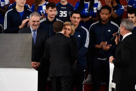 Emmanuel Macron ( president de la Republique ) a l inauguration de la Maison du Handball - Laurent Cathala ( maire de Creteil ) - Valerie Pecresse ( presidente de la region ile de france ) NEWS : Emmanuel Macron a l inauguration de la Maison du Handball - Creteil - 09 01 2019 FedericoPestellini Panoramic