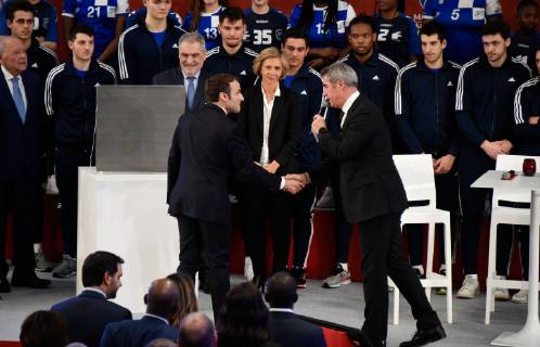 Emmanuel Macron ( president de la Republique ) a l inauguration de la Maison du Handball - Laurent Cathala ( maire de Creteil ) - Valerie Pecresse ( presidente de la region ile de france ) NEWS : Emmanuel Macron a l inauguration de la Maison du Handball - Creteil - 09 01 2019 FedericoPestellini Panoramic