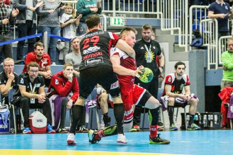 v l Marian Orlowski Luebbecke 29 blocks Luca Witzke Essen 7 at the game TUSEM Essen vs TuS N Luebbecke Handball 2 Bundesliga 22 02 2019 TUSEM Essen vs TuS N Luebbecke Handball 2 Bundesliga 22 02 2019 Essen Copyright: xEIBNER MarioxHommesx EP_MHS