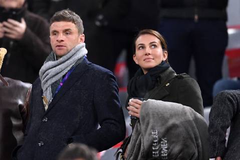 FOOTBALL CHAMPIONS LEAGUE SAISON 2018 2019 ACHTELFINAL RUECKSPIEL FC Bayern Muenchen FC Liverpool 13 03 2019 Thomas Mueller li with his wife Lisa
