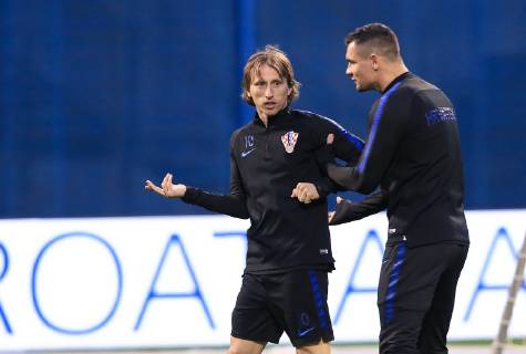 Fußball, Nationalteam Kroatien Training Croatian national football team training 20.03.2019. , Zagreb - On stadium Maksimir Croatian national football team held a training before qualifying matches for Euro 2020 against Azerbaijan and Hungary. Luka Modric and Dejan Lovren  MarkoxPrpic PIXSELL