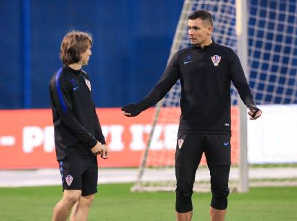 Fußball, Nationalteam Kroatien Training Croatian national football team training 20.03.2019. , Zagreb - On stadium Maksimir Croatian national football team held a training before qualifying matches for Euro 2020 against Azerbaijan and Hungary. Luka Modric and Dejan Lovren  MarkoxPrpic PIXSELL