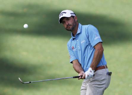 Kevin Kisner chips to the 10th green at practice on the Tuesday before the 2019 Masters Tournament at Augusta National Golf Club in Augusta, Georgia, on April 9, 2019.  AUG20190409101 JOHNxANGELILLO