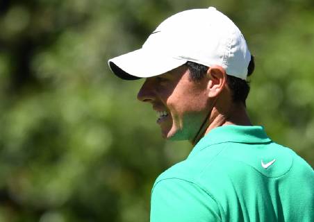 Rory McIlroy of Northern Ireland smiles while at practice on the Wednesday before the 2019 Masters Tournament at Augusta National Golf Club in Augusta, Georgia, on April 10, 2019.  AUG20190410902 KEVINxDIETSCH