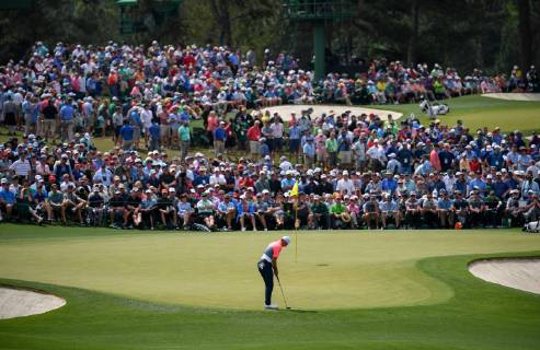 Jordan Spieth putts on the second green during the second round of the Masters Tournament at Augusta National Golf Club in Augusta, Georgia, on April 12, 2019.  AUG20190412321 KEVINxDIETSCH