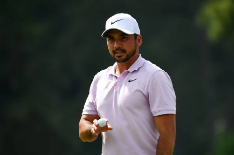 Jason Day acknowledge the patrons on the 17th green during the second round of the Masters Tournament at Augusta National Golf Club in Augusta, Georgia, on April 12, 2019.  AUG20190412334 KEVINxDIETSCH
