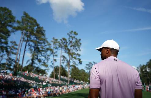 Tiger Woods waits to hit on the 14th tee box during the third round of the Masters Tournament at Augusta National Golf Club in Augusta, Georgia, on April 13, 2019.  AUG20190413333 KEVINxDIETSCH