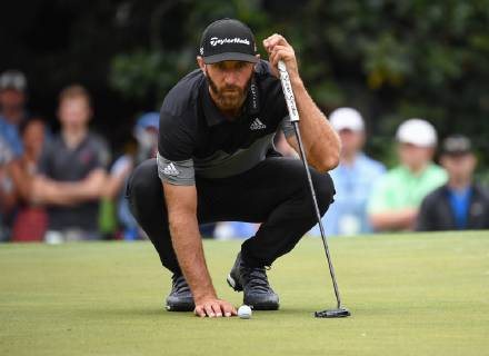 Adam Scott lines up a putt on the first green during the final round of the Masters Tournament at Augusta National Golf Club in Augusta, Georgia, on April 14, 2019.  AUG20190414303 KEVINxDIETSCH
