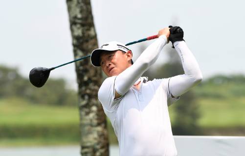 (190420) -- BOAO, April 20, 2019 (Xinhua) -- Huang Wenyi of China tees off on the 11th hole during the third round of the Boao Open in Boao, south China s Hainan Province, on April 20, 2019. The 2019 China Tour s Boao Open is held from April 15 to 21. (Xinhua Yang Guanyu) (SP)CHINA-BOAO-GOLF-CHINA TOUR-BOAO OPEN (CN) 