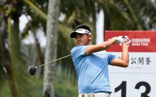 (190420) -- BOAO, April 20, 2019 (Xinhua) -- Liu Yanwei of China tees off on the 13th hole during the third round of the Boao Open in Boao, south China s Hainan Province, on April 20, 2019. The 2019 China Tour s Boao Open is held from April 15 to 21. (Xinhua Yang Guanyu) (SP)CHINA-BOAO-GOLF-CHINA TOUR-BOAO OPEN (CN) 