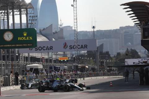 Photo4 LaPresse 26 04 2019 Baku, Azerbaijan Grand Prix Formula One Azerbaijan 2019 In the pic: Valtteri Bottas (FIN) Mercedes AMG F1 W10 and Lewis Hamilton (GBR) Mercedes AMG F1 W10  Copyright: xPhoto4 LaPressex
