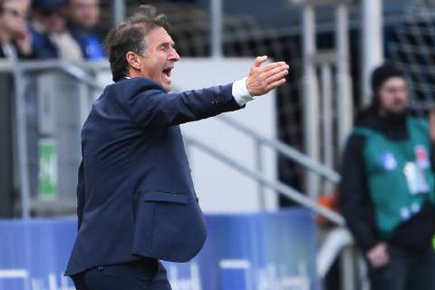 28 04 2019 xmeix Football 1 Bundesliga TSG 1899 Hoffenheim VfL Wolfsburg emspor v l Bruno Labbadia Trainer VfL Wolfsburg DFL regulations prohibit any use of photographs as image sequences and or quasi video 1 Fussball Bundesliga TSG 1899 Hoffenheim VfL Wolfsburg Sinsheim Copyright: xEIBNER Meiserx EP_MEIS