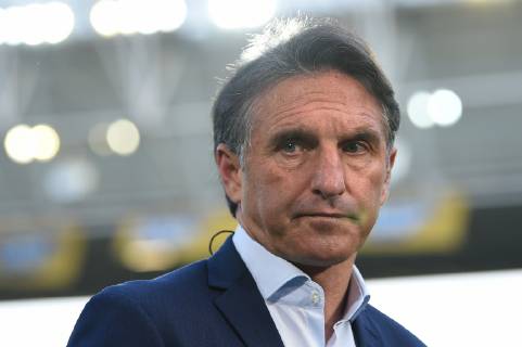 28 04 2019 xmeix Football 1 Bundesliga TSG 1899 Hoffenheim VfL Wolfsburg emspor v l Bruno Labbadia Trainer VfL Wolfsburg DFL regulations prohibit any use of photographs as image sequences and or quasi video 1 Fussball Bundesliga TSG 1899 Hoffenheim VfL Wolfsburg Sinsheim Copyright: xEIBNER Meiserx EP_MEIS