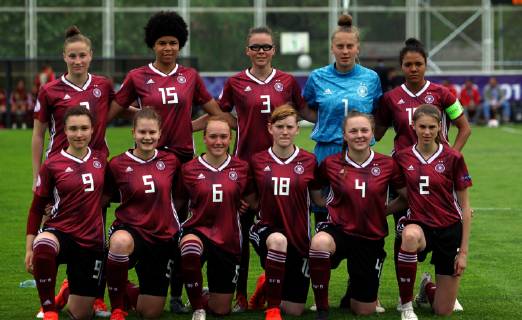 05.05.2019 Albena(Bulgaria) England-Germany UEFA U17 U 17 Under 17 European Championship EM Europameisterschaft women s football Germany U17 team from L-R above:Nicole Woldmann, Victoria Ezebiniyuo,Julia Pollak,Pauline Carlotta Nelles, Gia Corley Down:Sofie Weidauer,Emilie Bernhardt, Lisanne Gräwe,Natasha Kowalski,Madeleine Steck, Jule Brand : 