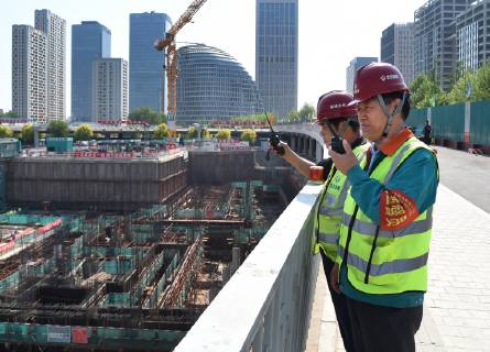 (190510) -- BEIJING, May 10, 2019 (Xinhua) -- Photo taken on May 9, 2019 shows the construction site of the Winter Olympic Village of the 2022 Winter Olympic Games Olympische Spiele Olympia OS in Beijing, China. According to an exclusive interview on Thursday with Xu Zhijun, deputy secretary of the Beijing Organizing Committee for the 2022 Olympic and Paralympic Winter games Winterspiele Spiele Summer games the preparation work is so far going smoothly in terms of many aspects such as infrastructure construction projects, as there are 1000 days left until the 2022 Beijing Winter Olympics begin. (Xinhua Ren Chao) (SP)CHINA-BEIJING-BEJING 2022 OLYMPIC GAMES-VENEUS-CONSTRUCTION SITE (CN)