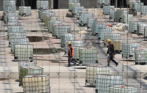(190510) -- BEIJING, May 10, 2019 (Xinhua) -- Photo taken on May 9, 2019 shows the construction site of the National Speed skating Eisschnelllauf Hall, the venue for speed skating events of the 2022 Winter Olympic Games Olympische Spiele Olympia OS in Beijing, China. According to an exclusive interview on Thursday with Xu Zhijun, deputy secretary of the Beijing Organizing Committee for the 2022 Olympic and Paralympic Winter games Winterspiele Spiele Summer games the preparation work is so far going smoothly in terms of many aspects such as infrastructure construction projects, as there are 1,000 days left until the 2022 Beijing Winter Olympics begin. (Xinhua Ren Chao) (SP)CHINA-BEIJING-BEJING 2022 OLYMPIC GAMES-VENEUS-CONSTRUCTION SITE (CN)