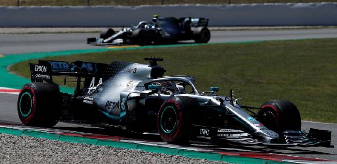 British Formula One driver Lewis Hamilton steers his car at the start of the Spanish Grand Prix held at Montmelo Circuit in Montmelo, Barcelona, Spain, 12 May 2019. 2019 Spanish Grand Prix !ACHTUNG: NUR REDAKTIONELLE NUTZUNG!  Copyright: xAlbertoxEstevezx GRAFCAT8869 20190512-636932747918796527