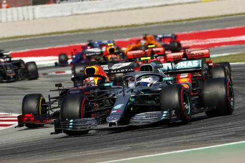 Motorsports: FIA Formula One World Championship WM Weltmeisterschaft 2019, Grand Prix of Spain, 77 Valtteri Bottas (FIN, Mercedes AMG Petronas Motorsport), 33 Max Verstappen (NLD, Aston Martin Red Bull Racing), Barcelona Spain