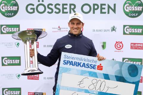 GOLF - Goesser Open 2019 GRAZ,AUSTRIA,14.MAY.19 - GOLF - Alps Tour, Goesser Open, Shoot-Out. Image shows Lukas Nemecz (AUT). Keywords: trophy. GEPAxpictures xChristianxWalgram