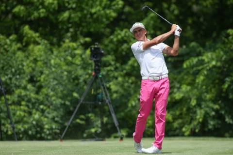 FORT WORTH, TX - MAY 24: Rickie Fowler hits from the 8th tee during the second round of the Charles Schwab Challenge on May 24, 2019 at Colonial Country Club in Fort Worth, TX. (Photo by George Walker Icon Sportswire) GOLF: MAY 24 PGA, Golf Herren - Charles Schwab Challenge Icon19052432