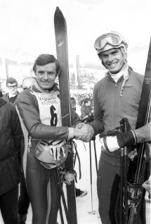 Hahnenkammrennen in Kitzbühl 25 01 1967 From left Jean Claude Killy FRA , who took first place in the downhill and Franz Vogler Deut 2nd place in the downhill HM