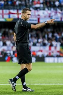 GUIMARAES, 06-06-2019, Estadio D. Afonso Henriques , UEFA Nations League Semi Final. referee Clement Turpin during the game Netherlands - England Netherlands - England x3610834x Copyright: