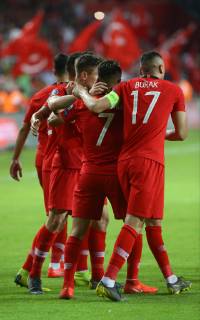 Fußball, EM Quali, Türkei - Frankreich Turkey players celebrates for Cengiz Under s goal during the Euro 2020 football qualification match between Turkey and France at the Buyuksehir Belediyesi stadium in Konya, on June 8, 2019. 