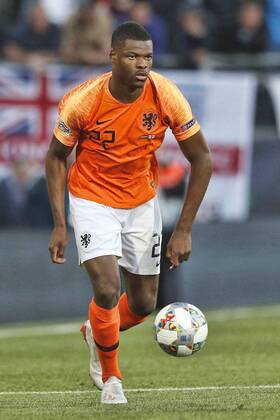 GUIMARAES, 06-06-2019, Estadio D. Afonso Henriques , UEFA Nations League Semi Final. Netherlands player Denzel Dumfries on the ball during the game Netherlands - England 3-1. Netherlands - England x3634867x Copyright: