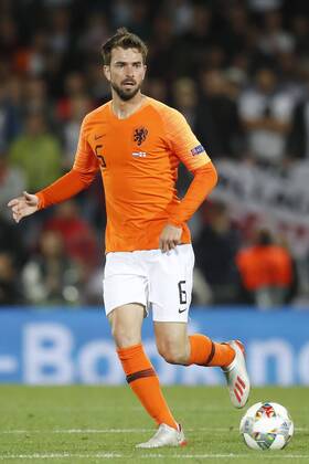 GUIMARAES, 06-06-2019, Estadio D. Afonso Henriques , UEFA Nations League Semi Final. Netherlands player Davy Propper on the ball during the game Netherlands - England. Netherlands - England x3634892x Copyright: