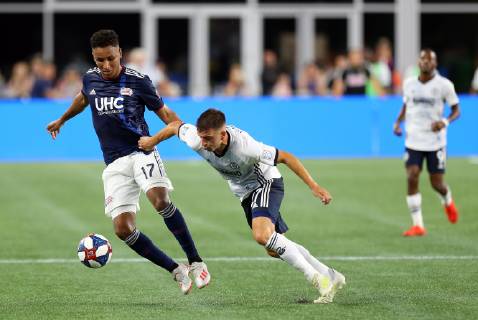 June 26, 2019; Foxborough, MA, USA; New England Revolution forward Juan Agudelo (17) and Philadelphia Union defender Kai Wagner (27) in action during an MLS, Fussball Herren, USA match between Philadelphia Union and New England Revolution at Gillette Stadium. CSM MLS 2019: Union vs Revolution JUN 26 - ZUMAc04_ 20190626_zaf_c04_069 Copyright: xAnthonyxNesmithx