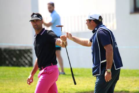Spanish golfer Alvaro Quiros (L) competes on the last day of the Estrella Damm Andalucía Masters, within the European Golf Circuit, at Valderrama field in San Roque, Cadiz, Spain, 30 June 2019. EPA A. Carrasco Ragel Estrella Damm Andalucía Masters in Cadiz, Spain !ACHTUNG: NUR REDAKTIONELLE NUTZUNG!  Copyright: xA.CarrascoxRagelx GRAF6781 20190630-636975077131938801