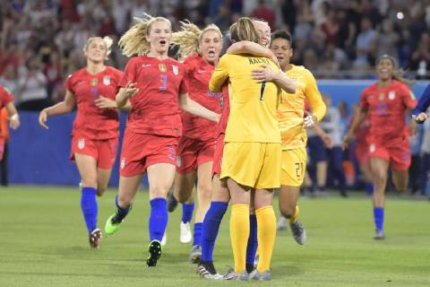(L-R) Abby Dahlkemper of USA women, goalkeeper Alyssa Naeher of USA women, goalkeeper Adrianna Franch of USA women, Allie Long of USA women, Samantha Mewis of USA women, Abby Dahlkemper of USA women during the FIFA Women s World Cup France 2019 semi final match between England and United States of America at Stade de Lyon on July 02, 2019 in Lyon, France FIFA Women s World Cup France 2019 2018 2019 xVIxVIxImagesx xGerritxvanxKeulenxIVx 14892316