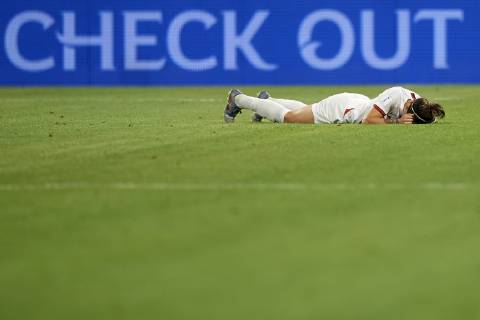 Sport Bilder des Tages July 2, 2019, Lyon, France: LUCY BRONZE (Olympique Lyon) of England dejected after the 2019 FIFA Women s World Cup France Semi-Final match between England and USA at Stade de Lyon in Lyon, France. USA won 2:1 and advanced to the final. Soccer 2019: Women s World Cup: Semi Final: USA 2:1 England - ZUMAn230 20190702_zaa_n230_538 Copyright: xJosexBretonx
