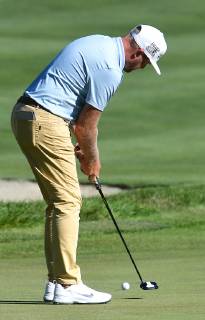 SILVIS, IL - JULY 12: Ryan Vermeer putts on the 1 green during the second round of the John Deere Classic Golf Tournament at TPC Deere Run on July 12, 2019, at Silvis, IL. (Photo by Keith Gillett Icon Sportswire) GOLF: JUL 12 PGA, Golf Herren - John Deere Classic Icon1907012007