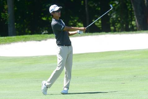 SILVIS, IL - JULY 12: Michael Kim hits his approach shot on the 6 hole during the second round of the John Deere Classic Golf Tournament at TPC Deere Run on July 12, 2019, at Silvis, IL. (Photo by Keith Gillett Icon Sportswire) GOLF: JUL 12 PGA, Golf Herren - John Deere Classic Icon1907012047