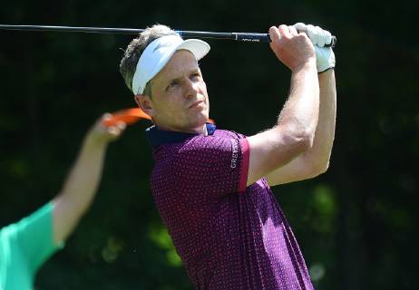SILVIS, IL - JULY 13: Luke Donald hits his tee shot on the 2 hole during the third round of the John Deere Classic Golf Tournament at TPC Deere Run on July 13, 2019, at Silvis, IL. (Photo by Keith Gillett Icon Sportswire) GOLF: JUL 13 PGA, Golf Herren - John Deere Classic Icon1907013011