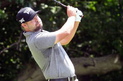 SILVIS, IL - JULY 13: Ryan Moore hits his tee shot on the 2 hole during the third round of the John Deere Classic Golf Tournament at TPC Deere Run on July 13, 2019, at Silvis, IL. (Photo by Keith Gillett Icon Sportswire) GOLF: JUL 13 PGA, Golf Herren - John Deere Classic Icon1907013033