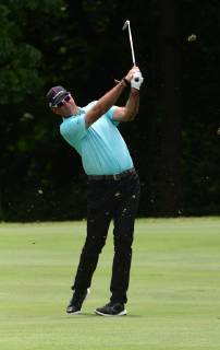 SILVIS, IL - JULY 13: Stewertt Cinc hits his approach shot on the 6 hole during the third round of the John Deere Classic Golf Tournament at TPC Deere Run on July 13, 2019, at Silvis, IL. (Photo by Keith Gillett Icon Sportswire) GOLF: JUL 13 PGA, Golf Herren - John Deere Classic Icon1907013049