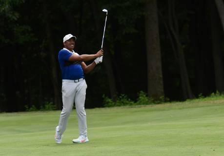 SILVIS, IL - JULY 13: Jhonattan Vegas follows the progress of his ball after hitting his approach shot on the 6 hole during the third round of the John Deere Classic Golf Tournament at TPC Deere Run on July 13, 2019, at Silvis, IL. (Photo by Keith Gillett Icon Sportswire) GOLF: JUL 13 PGA, Golf Herren - John Deere Classic Icon1907013081