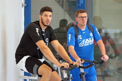 16 07 2019, xovx, Handball HBL Bundesliga, HSG Wetzlar Training Camp 2019 emspor, The first training unit of HSG Wetzlar at the training camp in Thun Switzerland , v l Stefan Cavor HSG Wetzlar in conversation with co coach Jasmin Camdzic HSG Wetzlar DFL DFB REGULATIONS PROHIBIT ANY USE OF PHOTOGRAPHS as IMAGE SEQUENCES and or QUASI VIDEO Thun