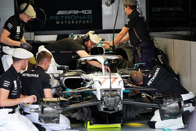 Hockenheim, Germany, 27 07 2019, Formula 1, Formula 1, Germany Grand Prix, Mercedes mechanic on the car of Valtteri Bottas FIN 77 , Mercedes AMG Petronas Motorsport Hockenheim Hockenheim Ring Baden Wuerttemberg Germany eu images 09 506 036829 eu-images-506