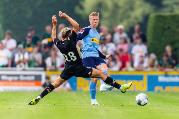 Straelen, Germany, 27 07 2019, friendly match, test match, Borussia Moenchengladbach SCO Angers, Farid El Melali Angers and Oscar Wendt Moenchengladbach in the duel Straelen Sportzentrum an der Roemerstraße Germany eu images 09 542 003577 eu-images-542
