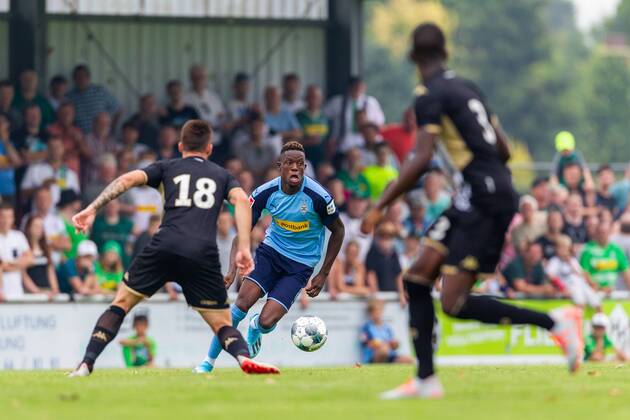 Straelen, Germany, 27 07 2019, friendly match, test match, Borussia Moenchengladbach SCO Angers, Baptiste Santamaria Angers , Denis Zakaria Moenchengladbach and Ibrahim Cisse Angers in duel Straelen Sportzentrum an der Roemerstraße Germany eu images 09 542 003579 eu-images-542