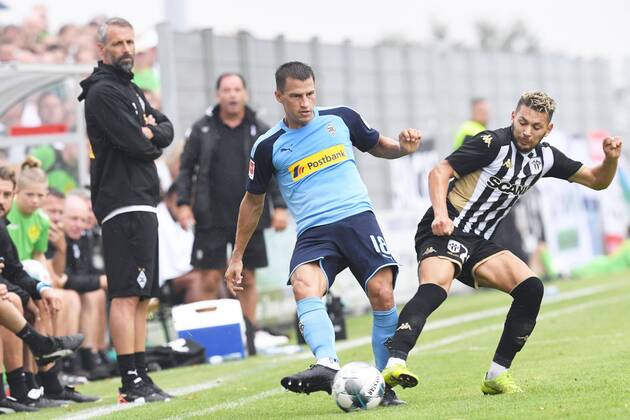 Football 1 Bundesliga Season 2019 2020 Test match SCO Angers 1 FC Mönchengladbach 27 07 2019, Stadion an der Römerstrasse, Straelen, Coach Marco Rose, Stefan Lainer,Borussia Mönchengladbach, Farid El Melali, SCO Angers , DFL regulations prohibit any use of photographs as image sequences and or quasi video