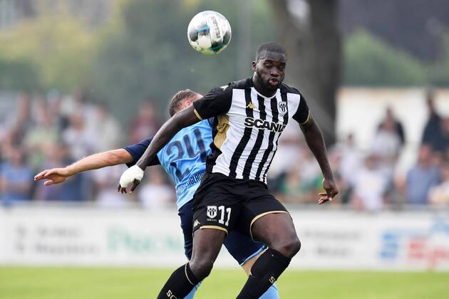 football 1 Bundesliga season 2019 2020 test match SCO Angers 1 FC Mönchengladbach 27 07 2019, stadium at Römerstrasse, Straelen, Tony Jantschke, ,Borussia Mönchengladbach, Wilfriede Kanga, SCO Angers DFL regulations prohibit any use of photographs as image sequences and or quasi video