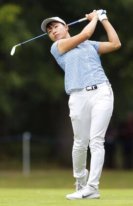 Golf: Women s British Open Hinako Shibuno of Japan hits her second shot on the first hole during the third round of the Women s British Open at Woburn Golf Club in Milton Keynes, England, on Aug. 3, 2019. Shibuno holds a two-shot lead after 54 holes. 