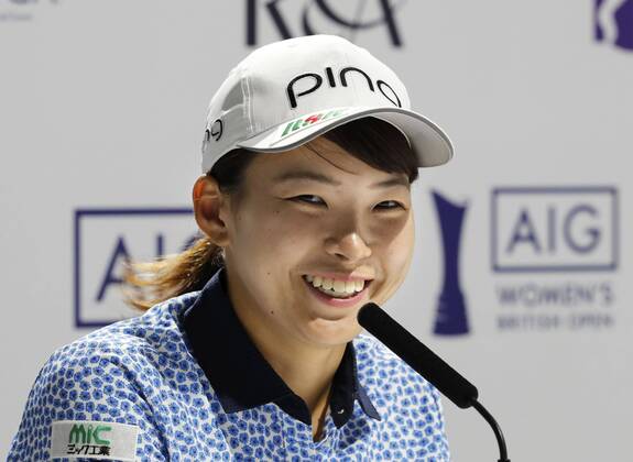 Golf: Women s British Open Hinako Shibuno of Japan speaks after playing the third round of the Women s British Open at Woburn Golf Club in Milton Keynes, England, on Aug. 3, 2019. Shibuno held a two-shot lead after 54 holes. 