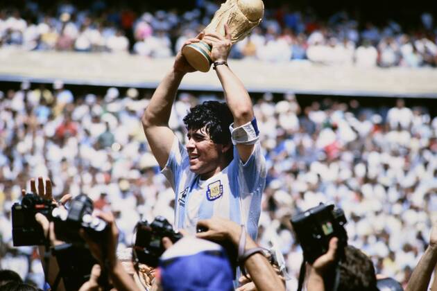 MARADONA Diego Kapitaen Team ARG with WELTCUP Cup at the award ceremony Final Argentina Germany 3 2 on 29 06 1986 in the Azteca Stadium in Mexico City