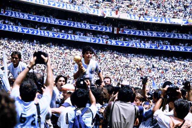 MARADONA Diego Kapitaen Team ARG with WELTCUP Cup at the award ceremony with goal scorers BURRUCHAGA Jorge Final Argentina Germany 3 2 on 29 06 1986 at the Azteca Stadium in Mexico City